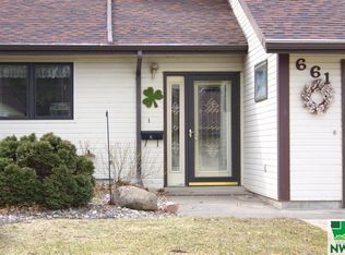 661 E 6th St #3-A, Aurelia, IA 51005