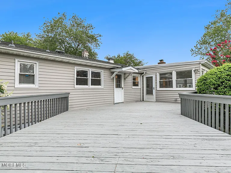 453 Milton Ave — Photo 30