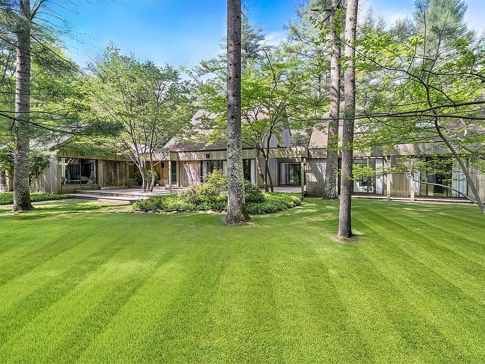 1st image of 5 White Pine Rd