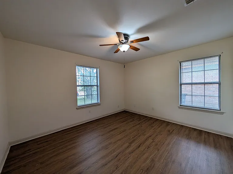 1134 Misty Acres Dr — Photo 35