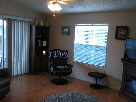 3rd image of 622 Choo Choo Ln