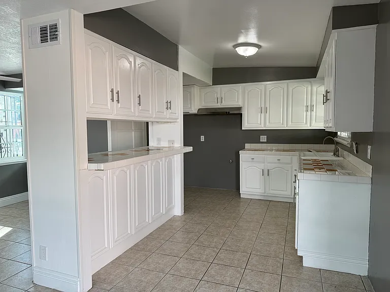 13833 Fairgrove Ave — Photo 6