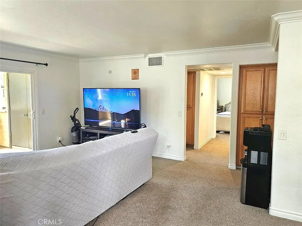 2 bed, 900 sqft, $2,795 — Photo 3
