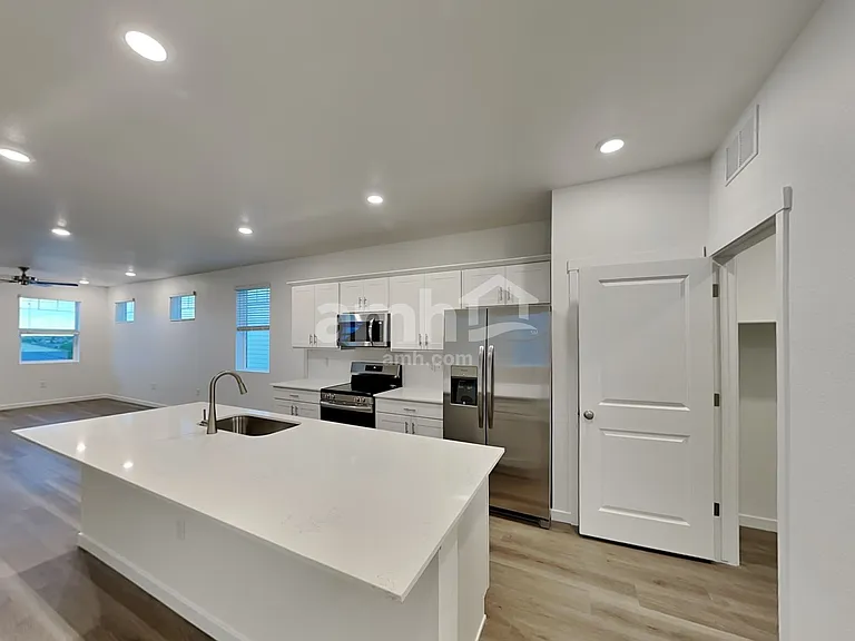 26153 E Calhoun Cir — Photo 5