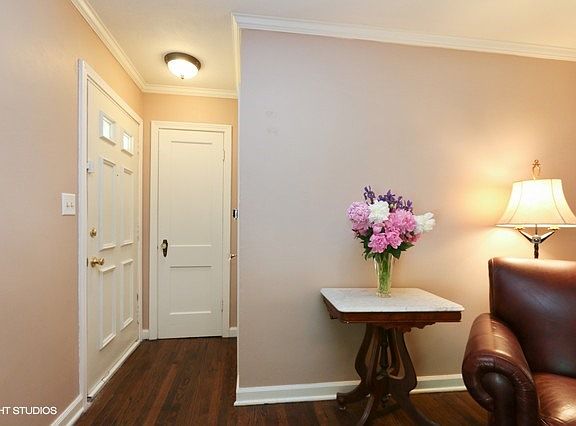 2nd image of 601 E Porte Cimi Pas St