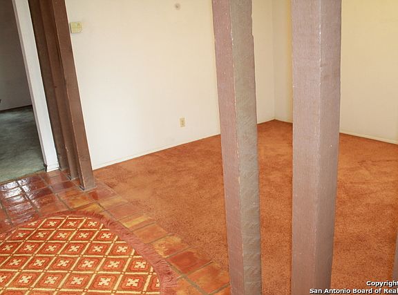 5th image of 4919 Rockhurst St