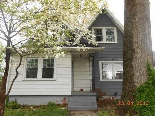 2nd image of 1216 E Gum St
