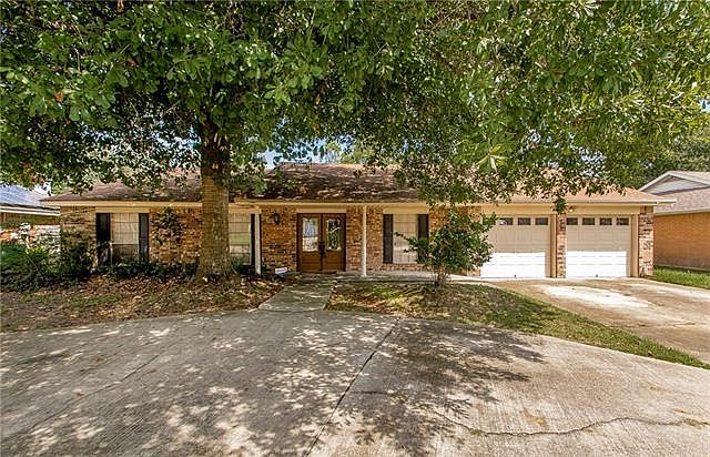 1st image of 334 Driftwood Cir