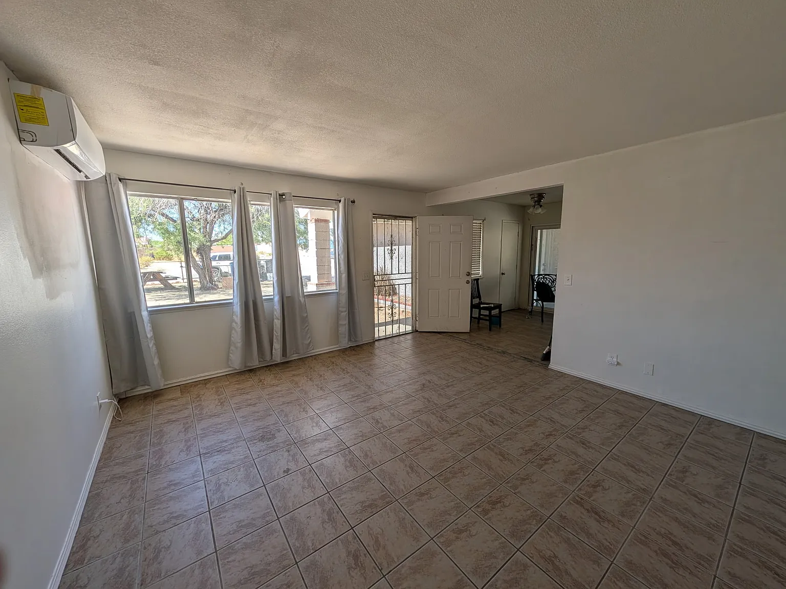 2 bed, 866 sqft, $2,000 — Photo 4