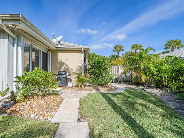 1425 Treasure Cove Ln — Photo 51