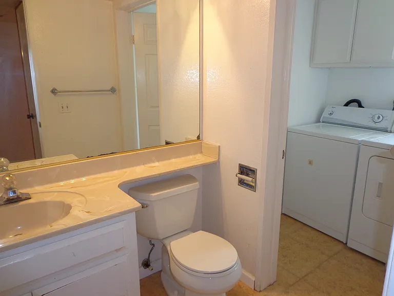 2022 Felspar St — Photo 10