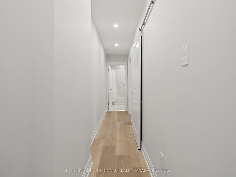 30 Strathgowan Ave #UPPER — Photo 7