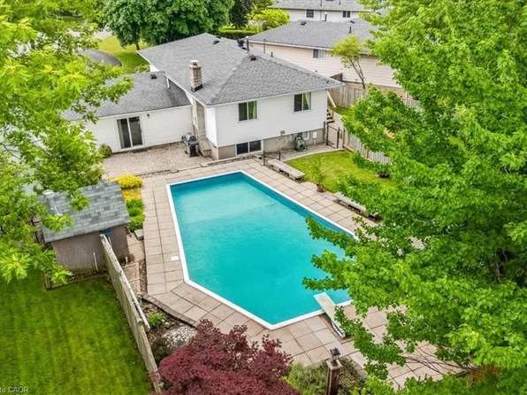 668 Bridle Wood, Burlington, ON L7L 4E1