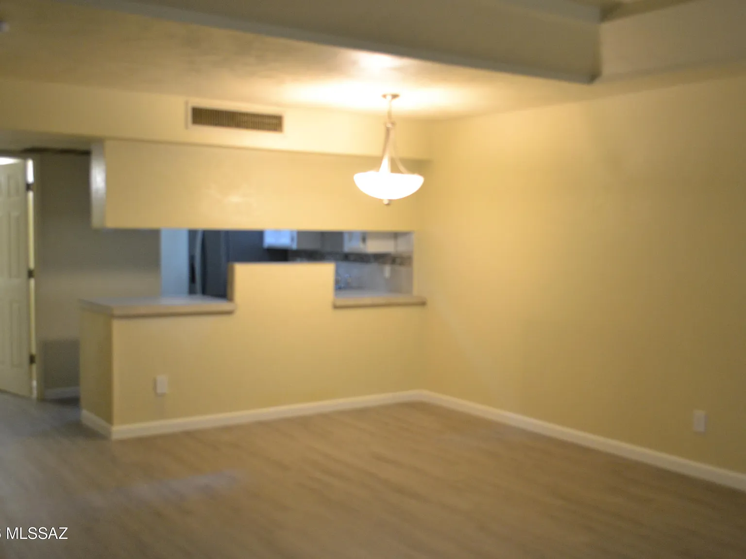 1 bed, 1.0 bath, 753 sqft, $1,295 — Photo 2