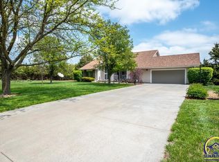 6400 NW Redwood Dr, Topeka, KS 66618