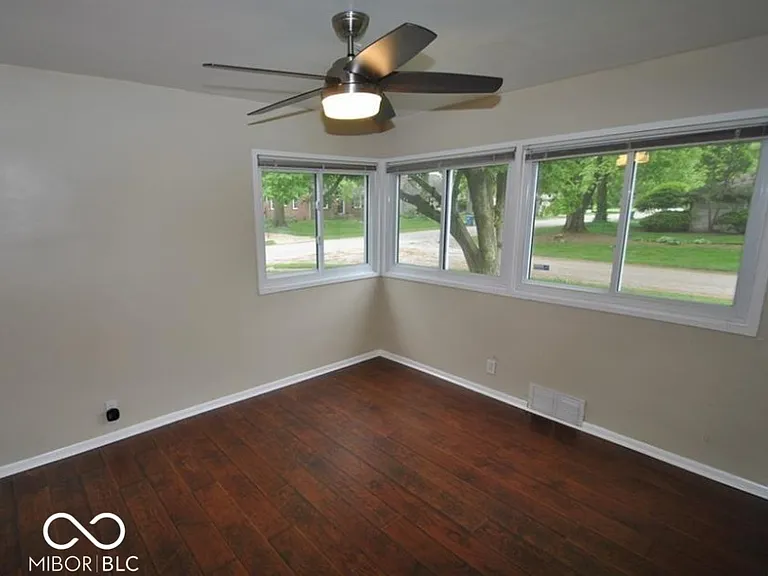 1220 Oak Ridge Dr — Photo 9