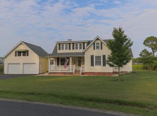 2164 Ocran Rd, White Stone, VA 22578