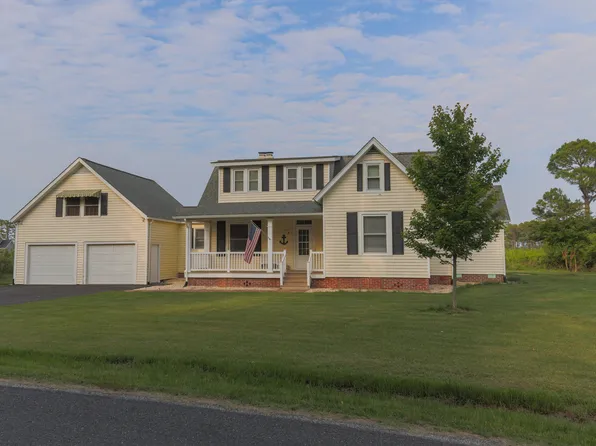 2164 Ocran Rd, White Stone, VA 22578