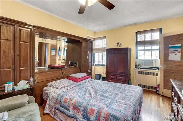 Sold by Redfin Real Estate | media 25