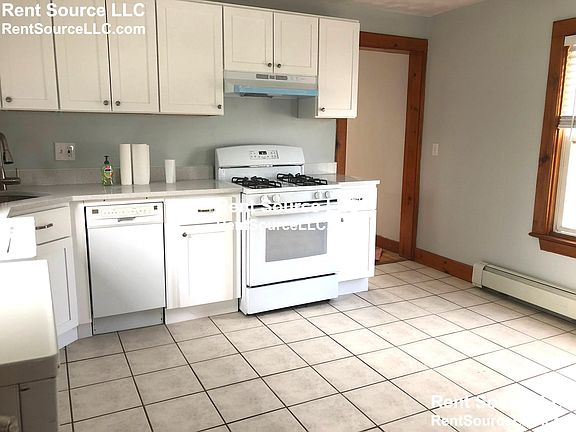 4th image of 51 Everett St