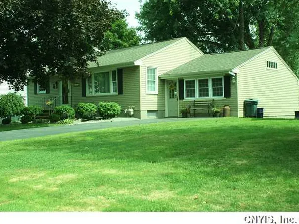 106 Hadden Ln, East Syracuse, NY 13057