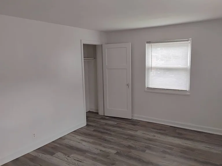238 E Beechwood Ave — Photo 20