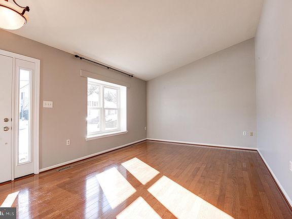 5th image of 12800 Turberville Ln