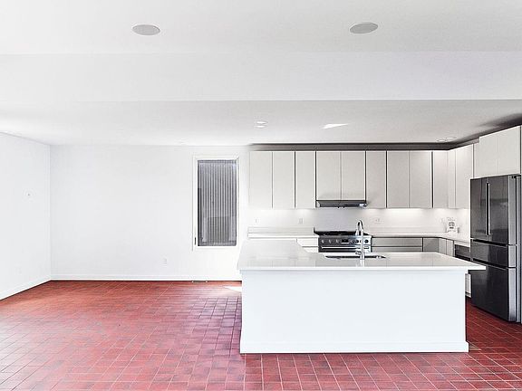 2nd image of 3802 Olive St