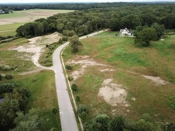 168 Explorer Dr N, Saunderstown, RI 02874