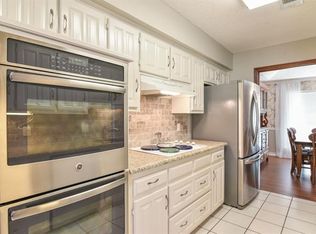 2003 Reverchon Dr, Arlington, TX 76017