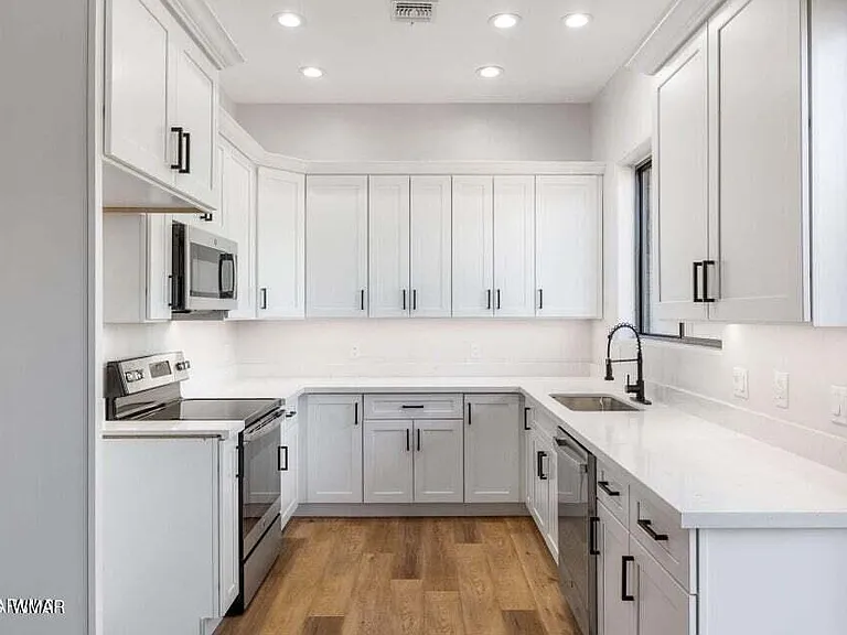 1400 W Navajo Ln #14 — Photo 5