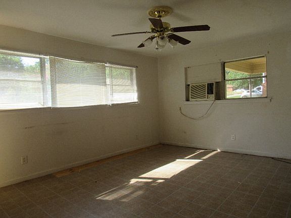 2nd image of 103 Romallen Dr