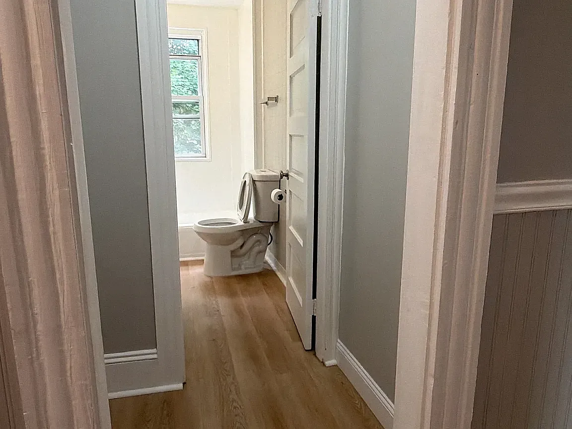 4 bed, $2,500 — Photo 4