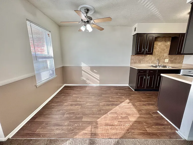 Derby Run Apartments — Photo 43