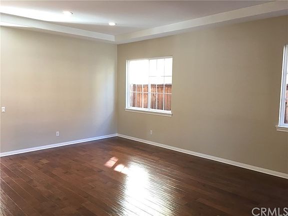 3rd image of 27891 Blackhawk Ct