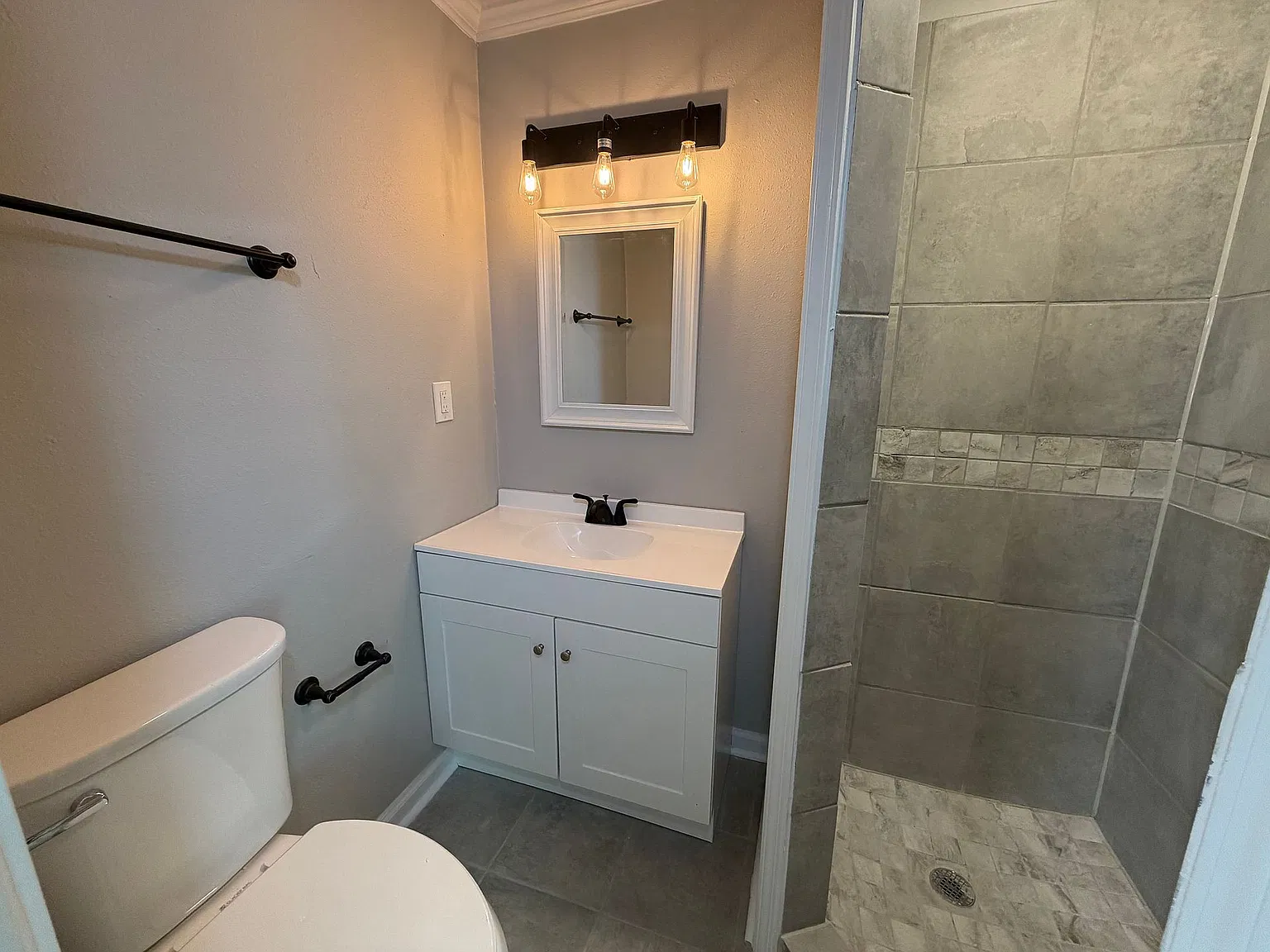 3129 Kenneth St — Photo 3