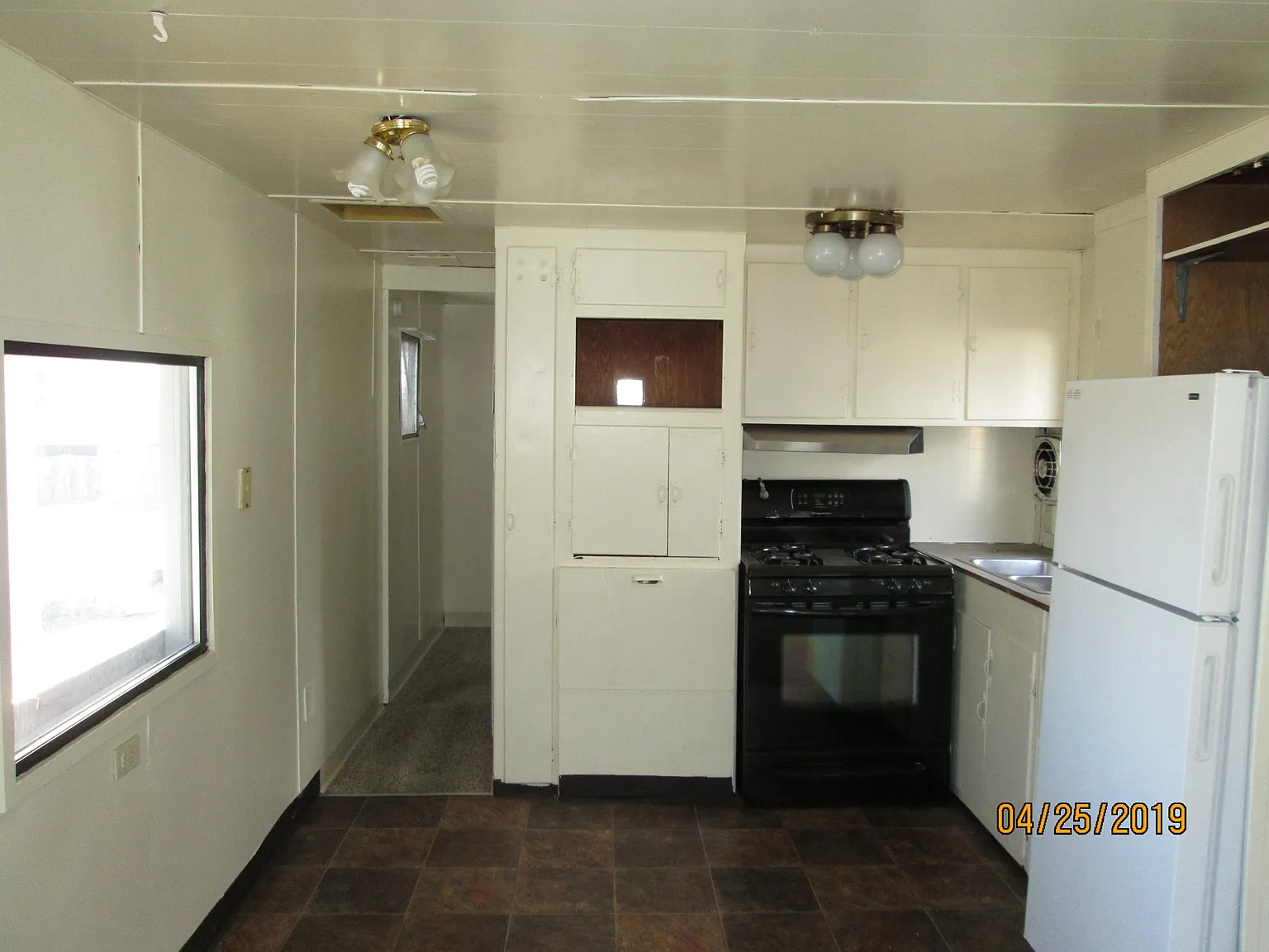 2 bed, 400 sqft, $1,150 — Photo 2