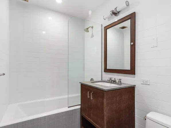 100 Riverside Boulevard image 10 of 20