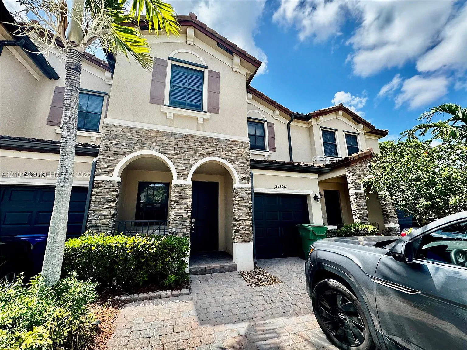 Coco Palm Estates — Photo 1