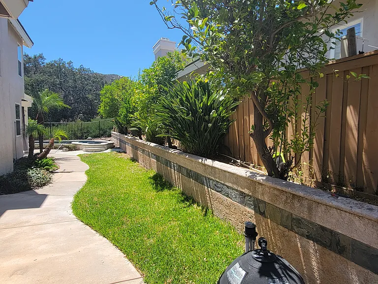 23561 Bending Oak Ct — Photo 18