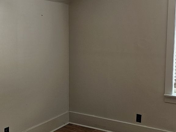 5th image of 611 Liberty Dr #2