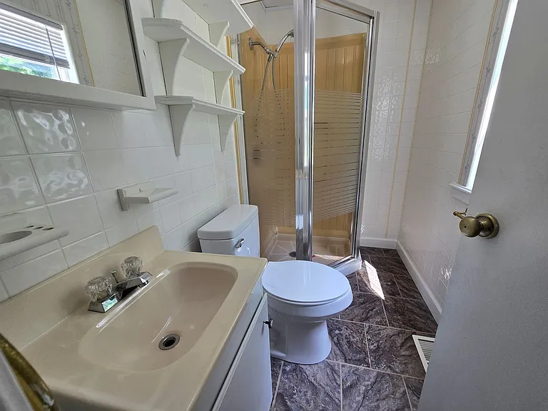16 Wilshire Wood Dr — Photo 16