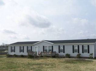 106 E Hargett St, Richlands, NC 28574