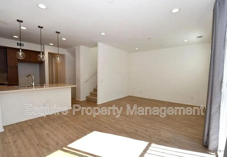 433 Castiano St — Photo 17