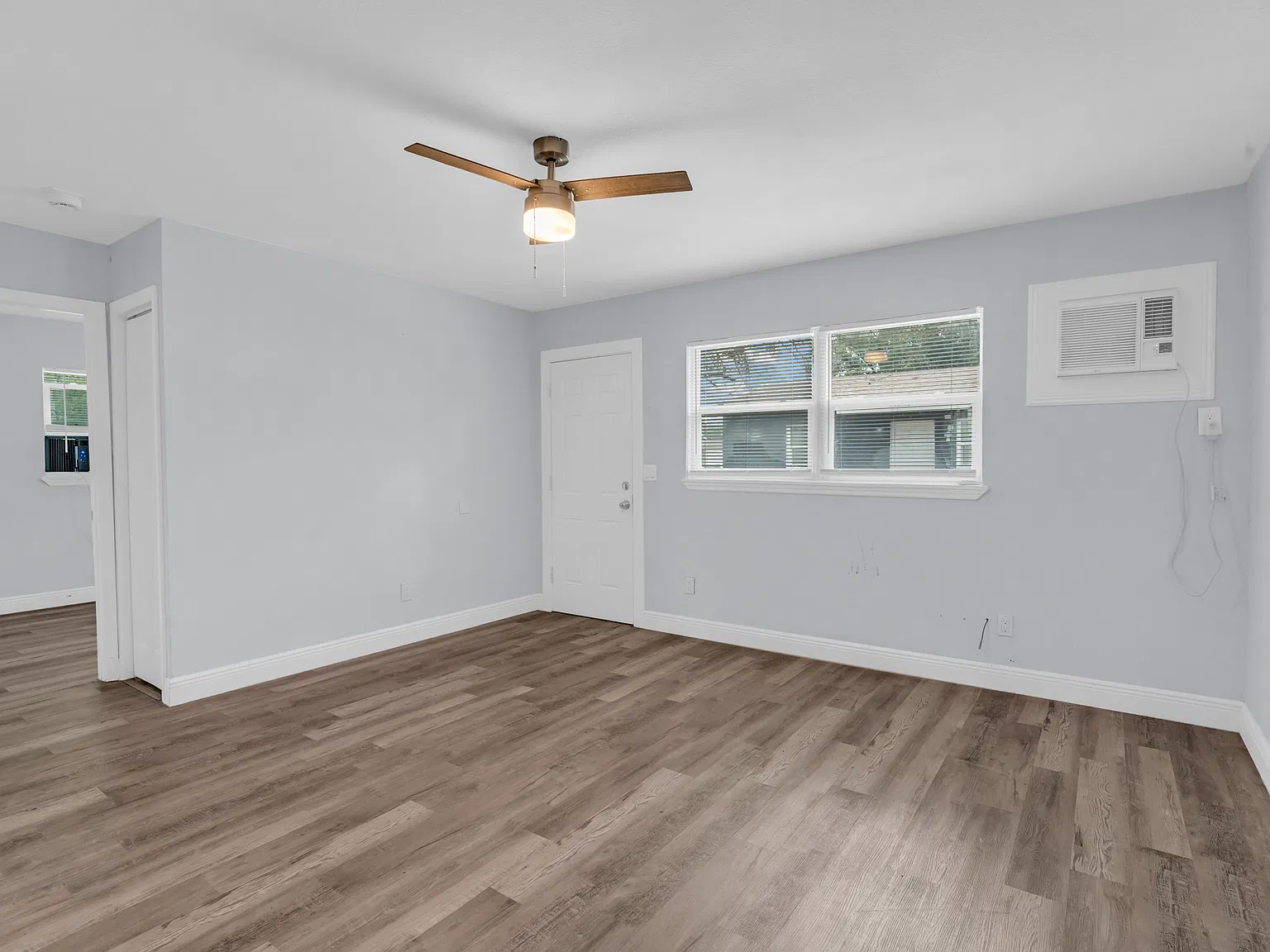 2 bed, 845 sqft, $1,790 — Photo 3