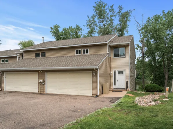 15 Round Lake Trl, Little Canada, MN 55117
