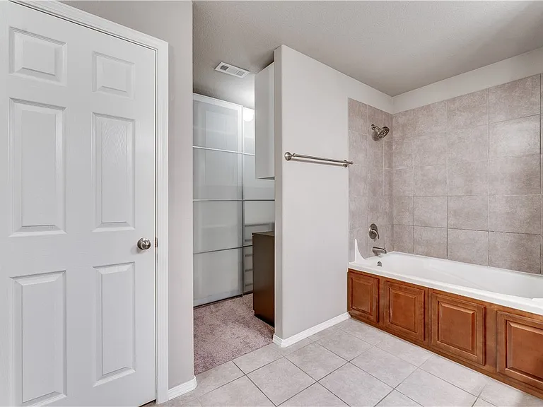 705 SW River Rock St — Photo 18