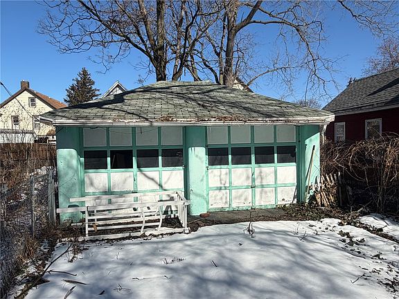 4th image of 58 Scrantom St