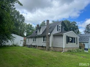 112 Clover Dr, Walkerton, IN