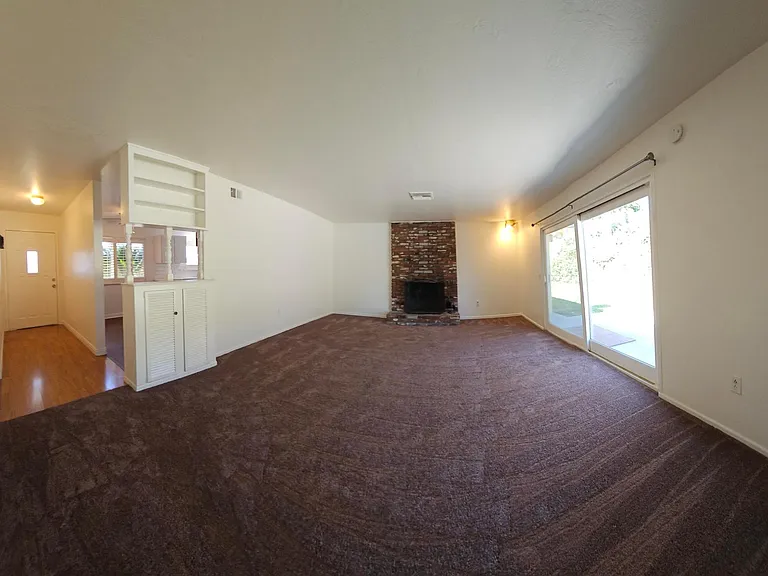 2272 Toluca Dr — Photo 5